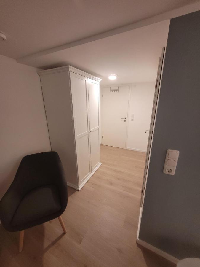 Zimmer Im Souterrain Mit Eigenem Bad Celle Exterior foto